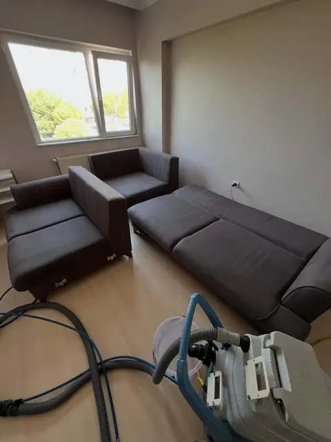 Antrasit kanepe ve tekli koltuklar, yıkama sonrası — Karşıyaka, İzmir