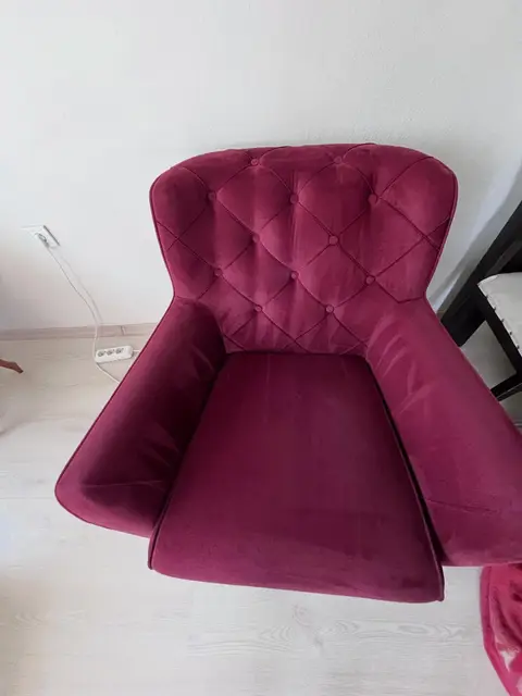 Bordo kapitoneli berjer, yakın çekim — Bornova, İzmir
